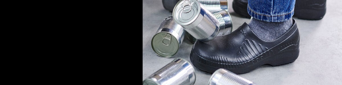 Safety footwear with protective toe cap