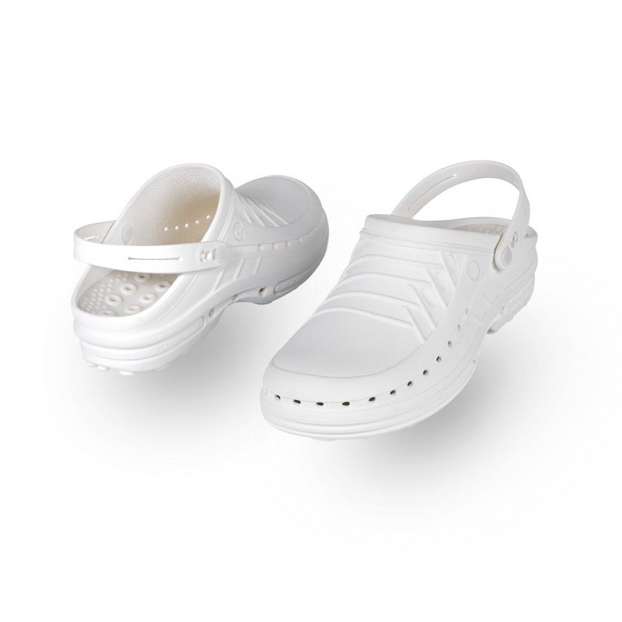 zuecos blancos